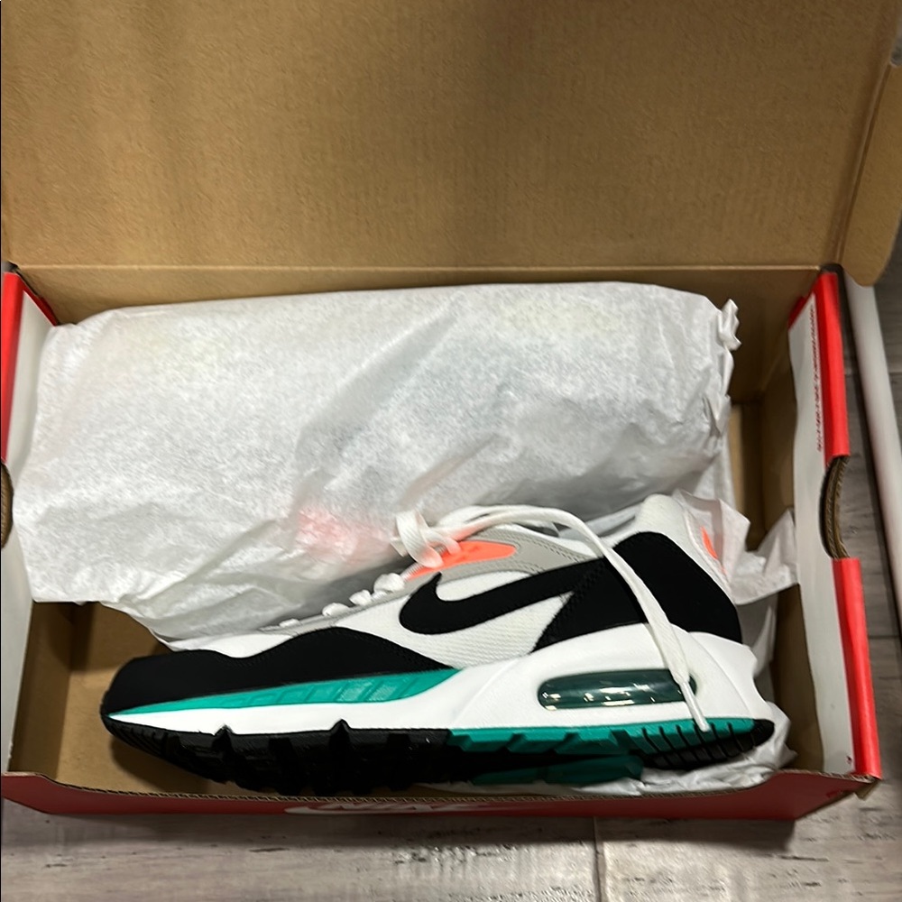 Nike Women’s Correlate Sneakers - brand new